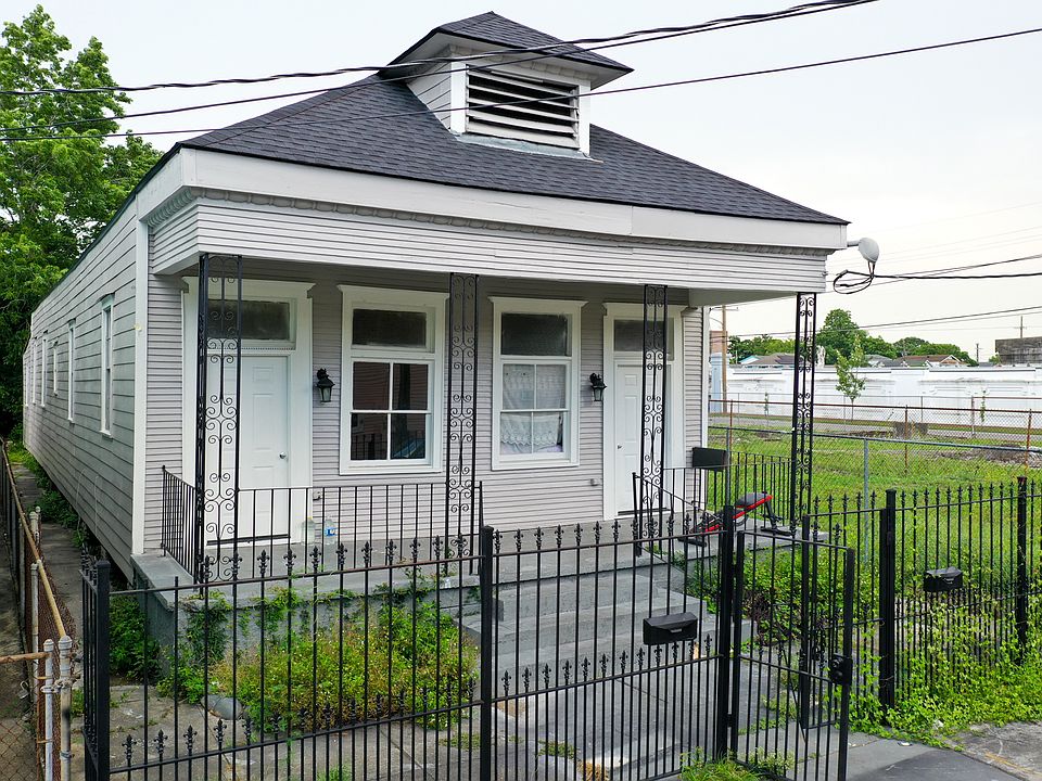 1st image of 3157 Urquhart St