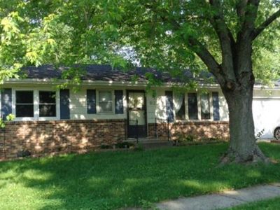 812 E 10th St S, Newton, IA, 50208