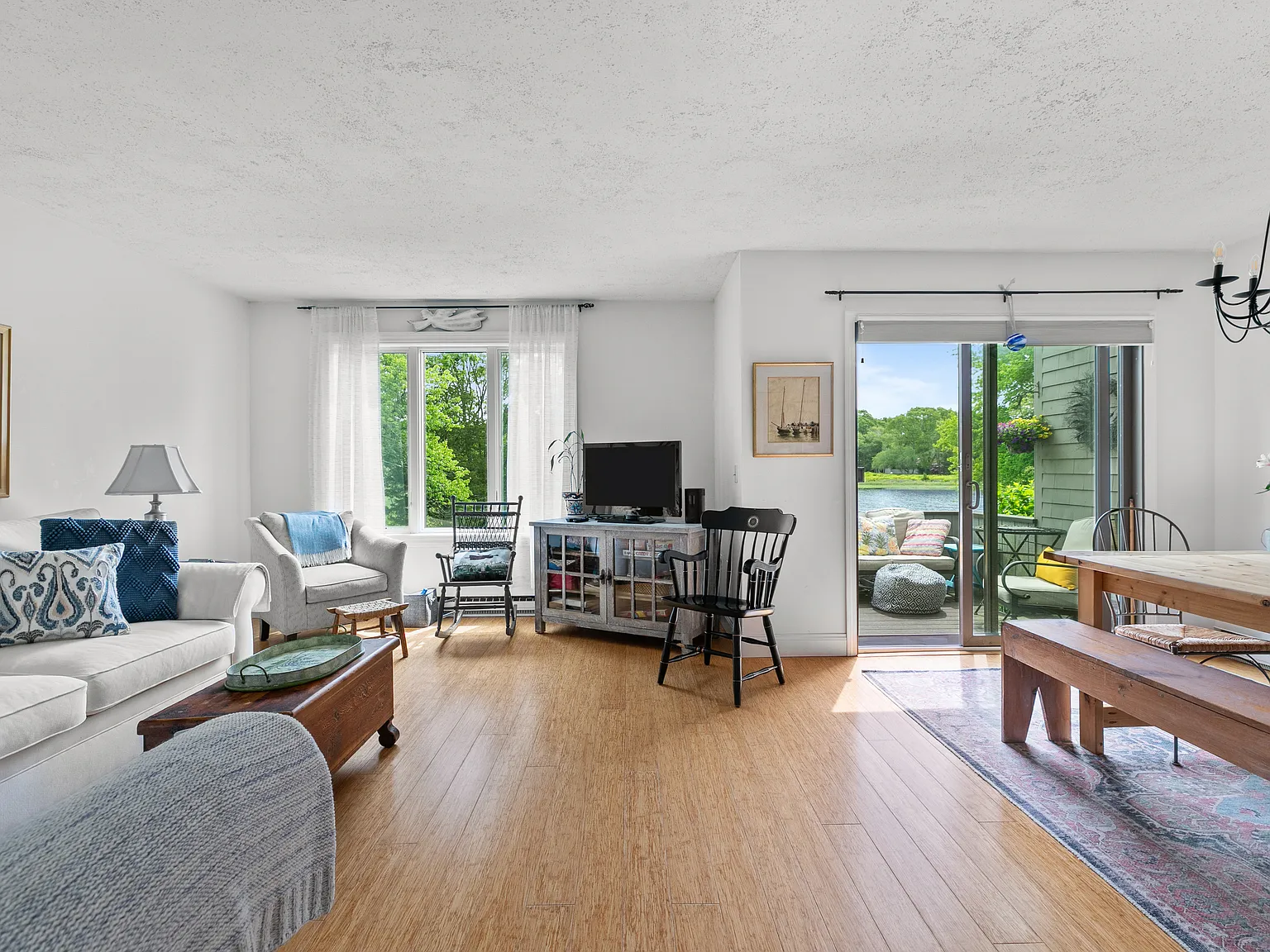 2 bed, 1255 sqft, $2,850 — Photo 4