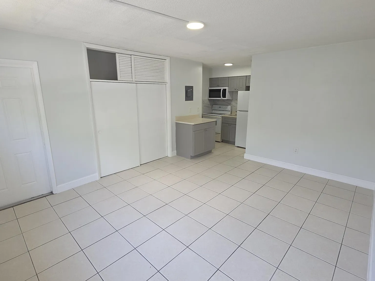 Studio, 1.0 bath, 600 sqft, $1,360 — Photo 1