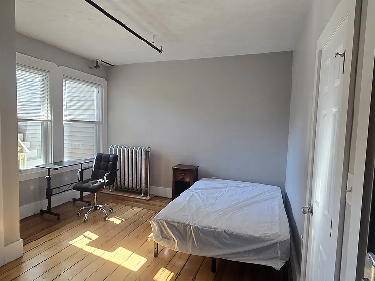 160 Elm St #B — Photo 21