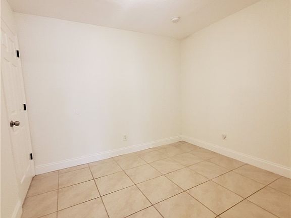 3rd image of 777 Bedford Dr #777