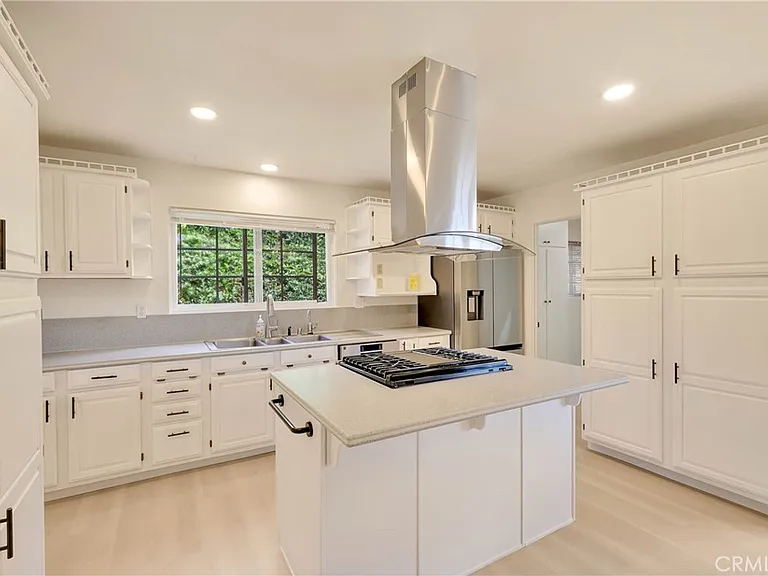 6551 Abbottswood Dr — Photo 14