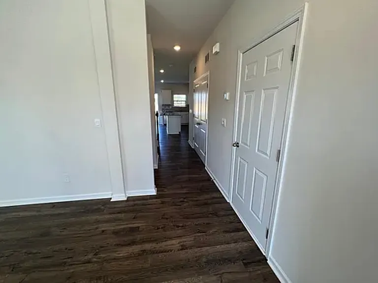 2148 Vanderlyn St — Photo 6