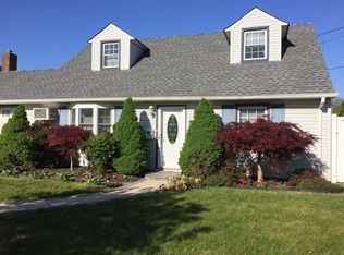 2343 Beech St, Wantagh, NY 11793