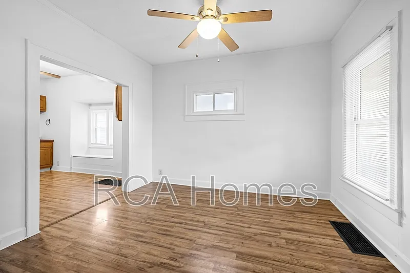 2 bed, 1.0 bath, $1,200 — Photo 4
