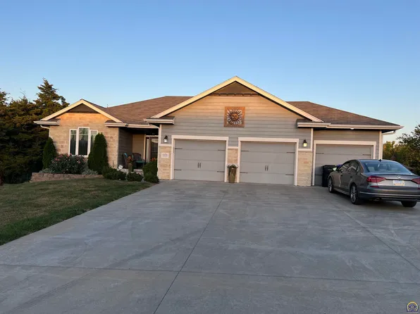 4438 SW Deer Run St, Topeka, KS 66610