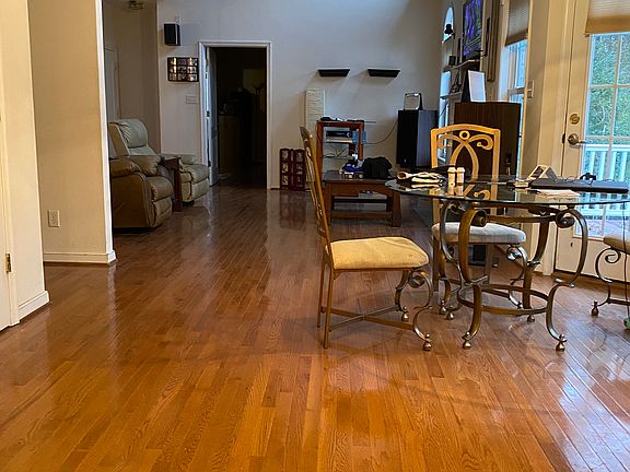 3rd image of 8222 Cookes Farm Ct