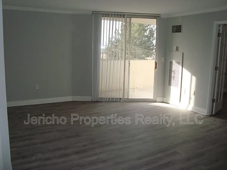601 W 11th Ave #418 — Photo 5