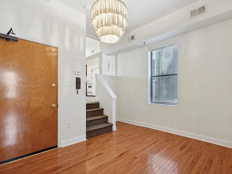 1601 Brown St #2 — Photo 1