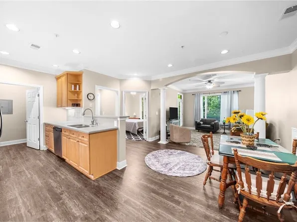2103 Stratford Cmns #2103, Decatur, GA 30033