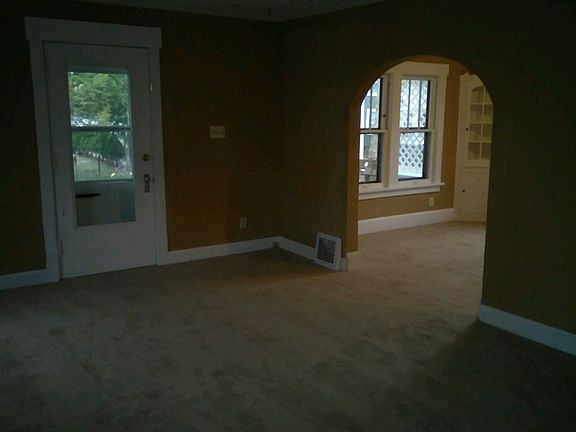 3rd image of 428 Kenilworth Ave SE