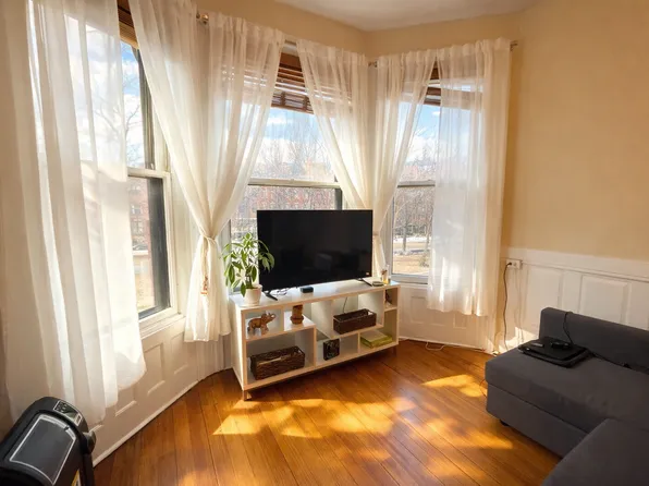 206 Commonwealth Ave, Boston, MA