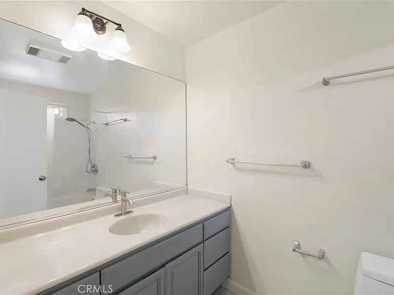 520 E Graves Ave #A — Photo 13