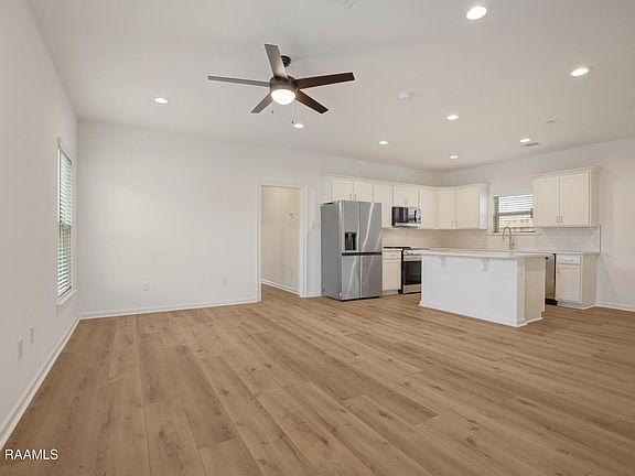 5th image of 102 Ridgedale Aly