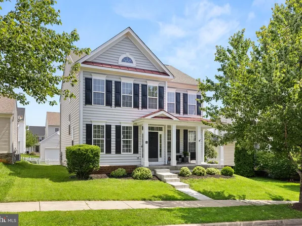 80 Battlefield Dr, Charles Town, WV 25414