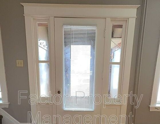 2nd image of 118 Parsons St