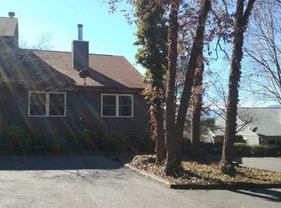 30 Honeymaple Ln, Franklin, NC 28734