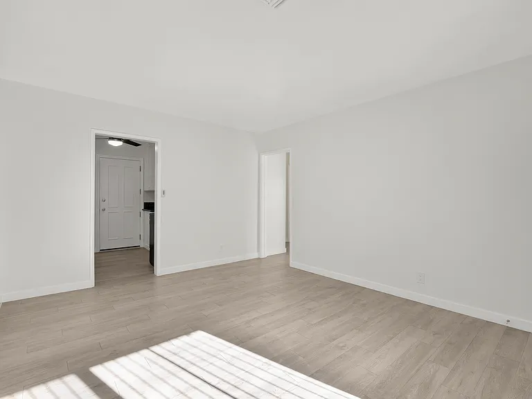 611 Myrtle Avenue Apartments — Photo 18
