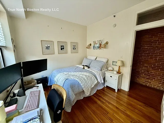 492 Commercial St #2 — Photo 12