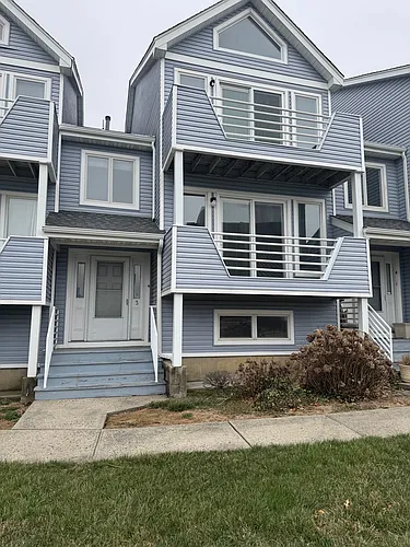 53 Dunbar Ave #3 Photo 1