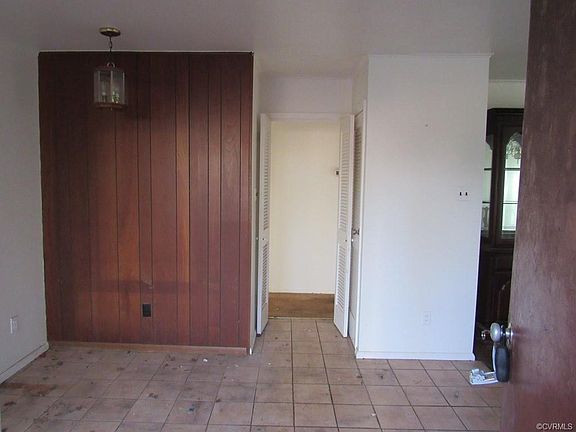 3rd image of 7313 Tee Cir