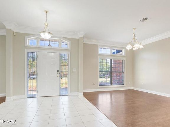 4th image of 650 Southwood Dr