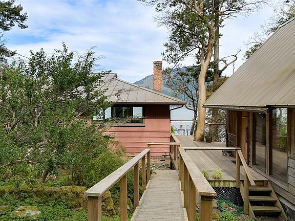 3rd image of 618 Lands End Rd