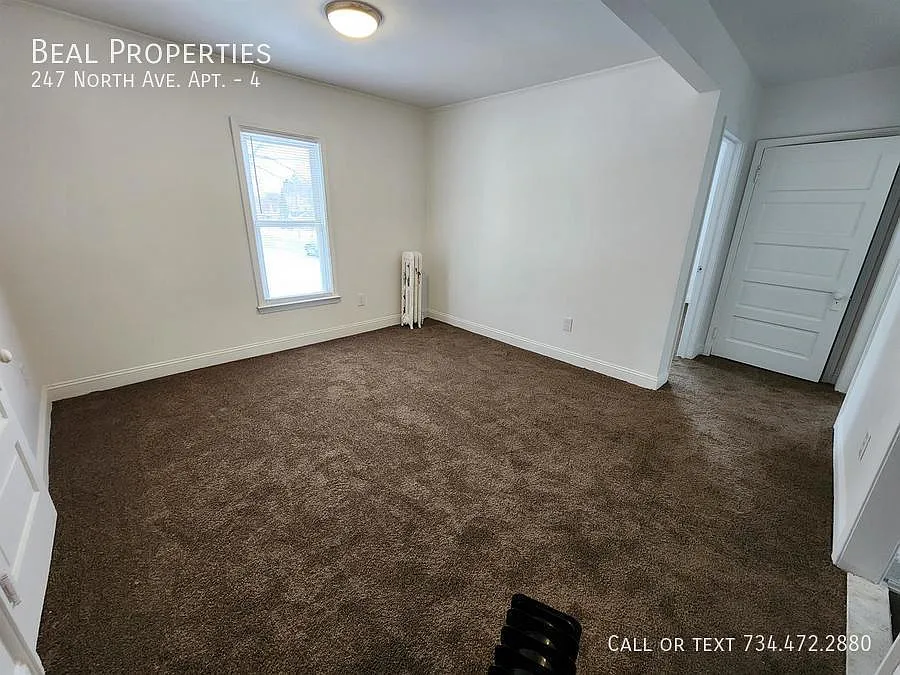 2 bed, 900 sqft, $1,045 — Photo 3