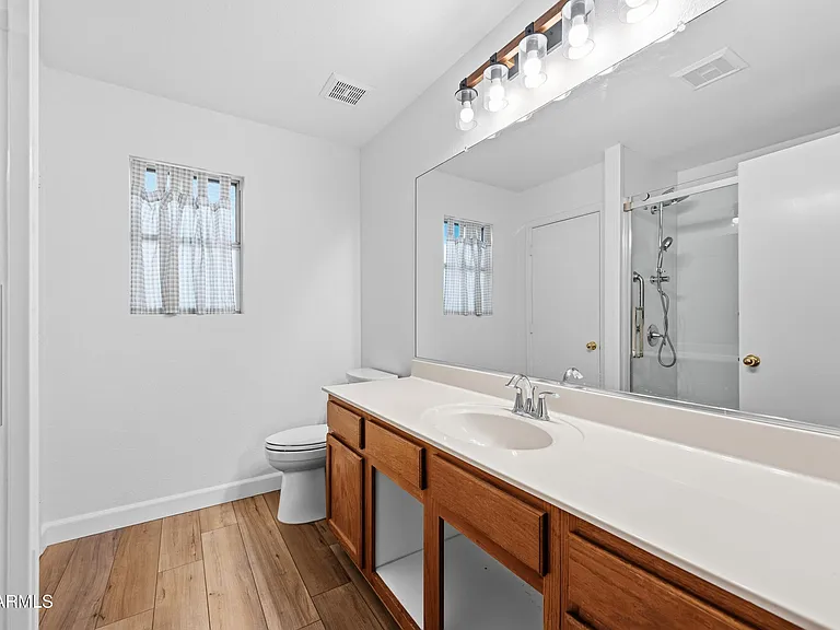 1142 W Sparrow Dr — Photo 17