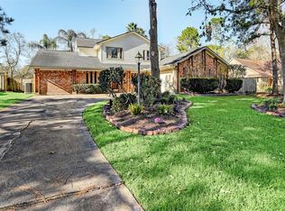 408 Colonial Dr, Friendswood, TX 77546