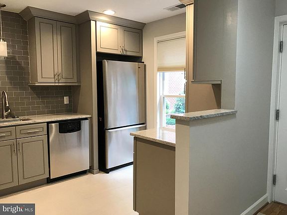 4th image of 150 N Union St