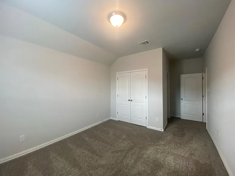 609 Silent Creek Cv — Photo 33
