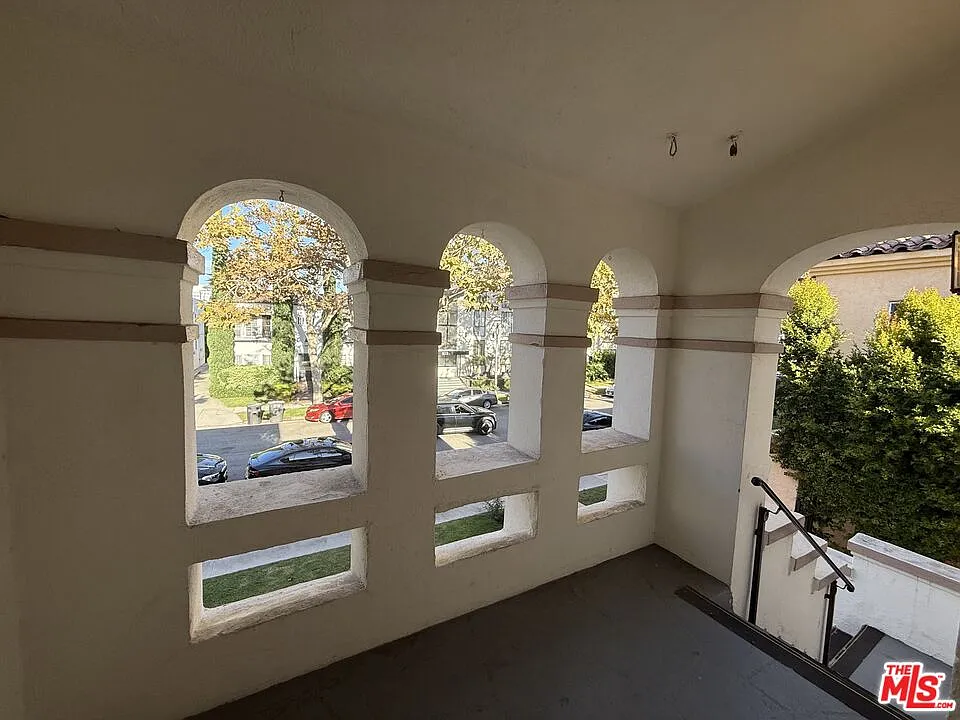 3 bed, 2.0 bath, $5,600 — Photo 2