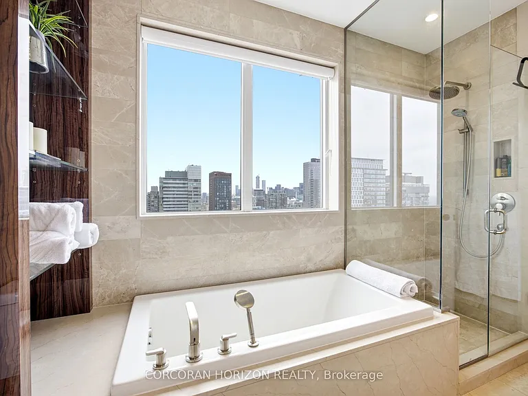 300 Front St W #4403 — Photo 21