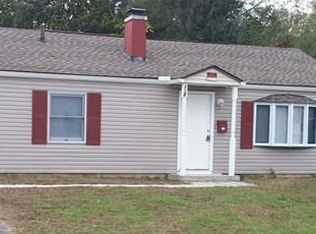 100 Pembroke Cir, Springfield, MA 01104