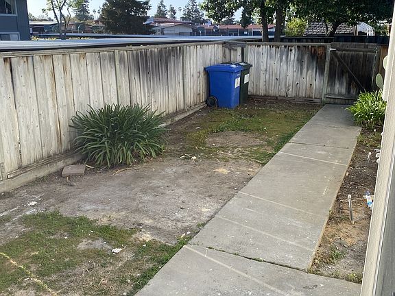 4th image of 4971 Edgar Ct APT 2