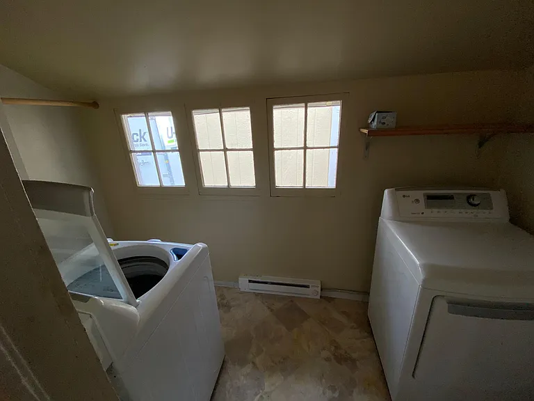 405 Wood St — Photo 9