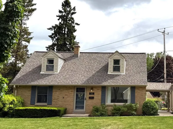 10432 W Hibbard AVENUE, Wauwatosa, WI 53226