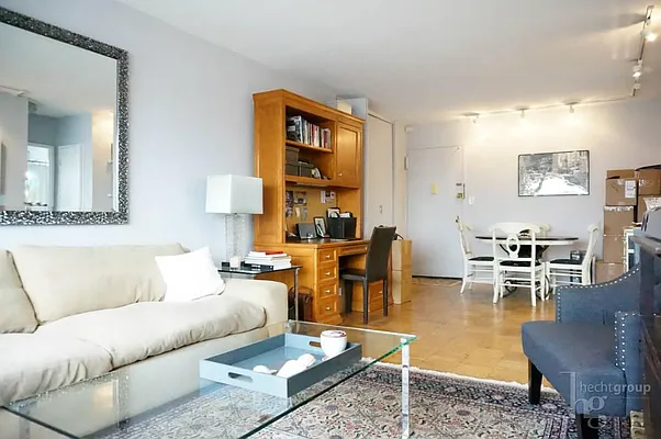 Rented by Hecht Group | media 31