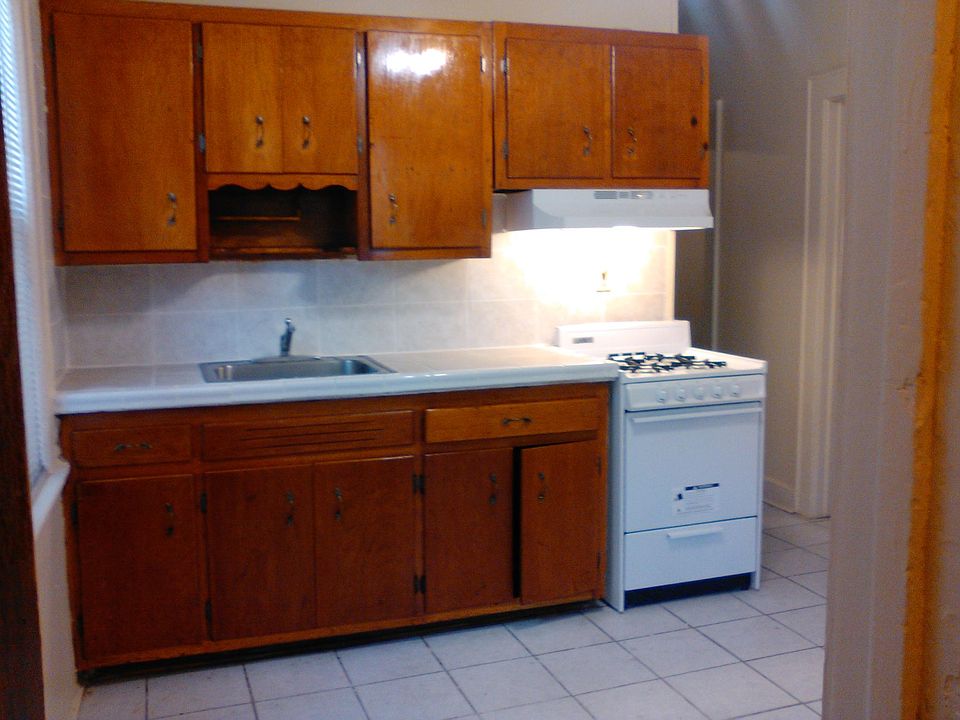 2nd image of 1014 Monroe Ave #4A