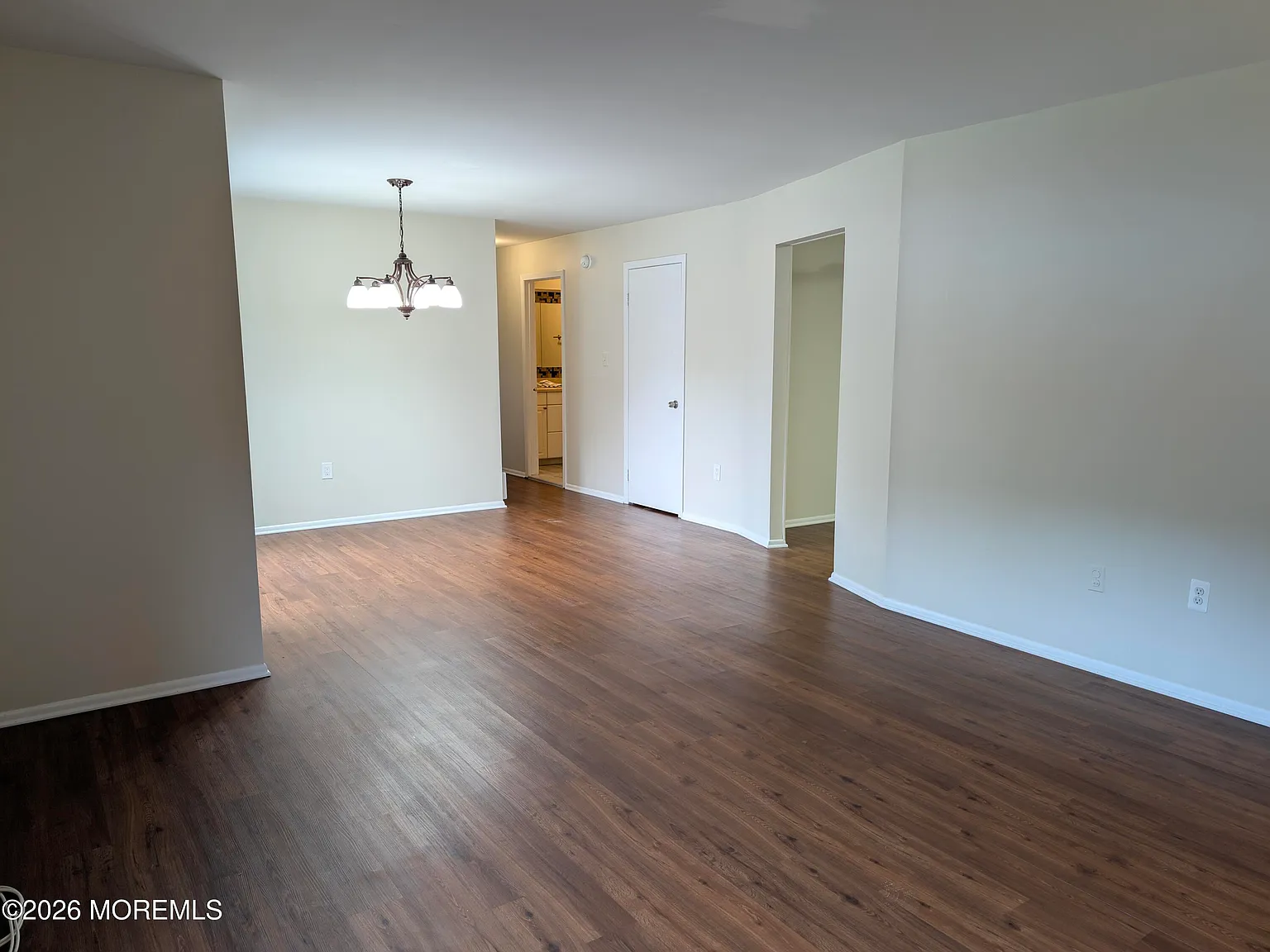 2 bed, 1130 sqft, $2,100 — Photo 2