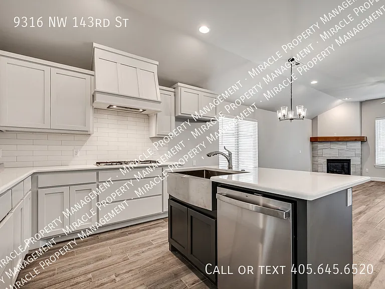 9316 NW 143rd St — Photo 17