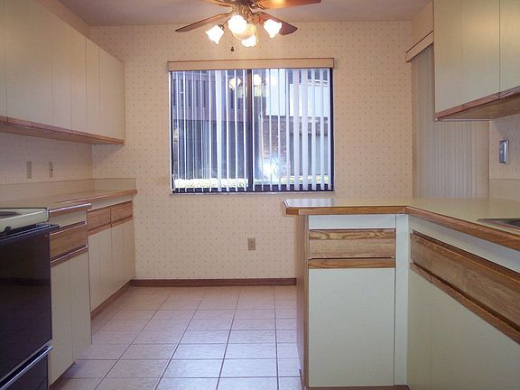 Spacious eat in kitchen