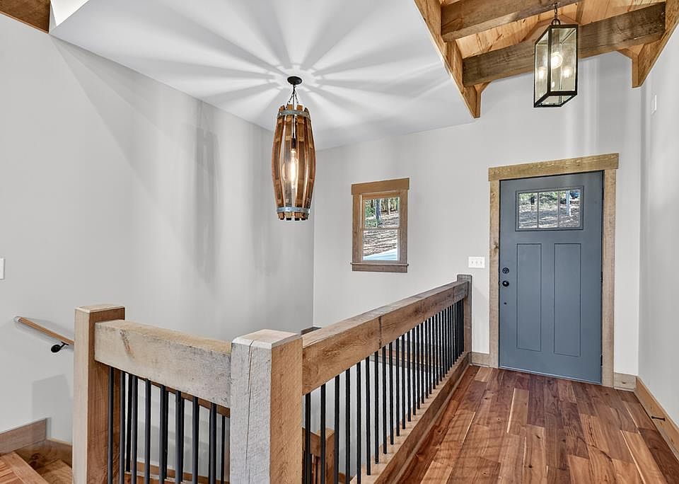 28th image of 382 Pocaset Dr