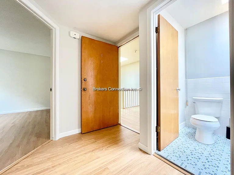 1649 12th Ave #8 — Photo 14