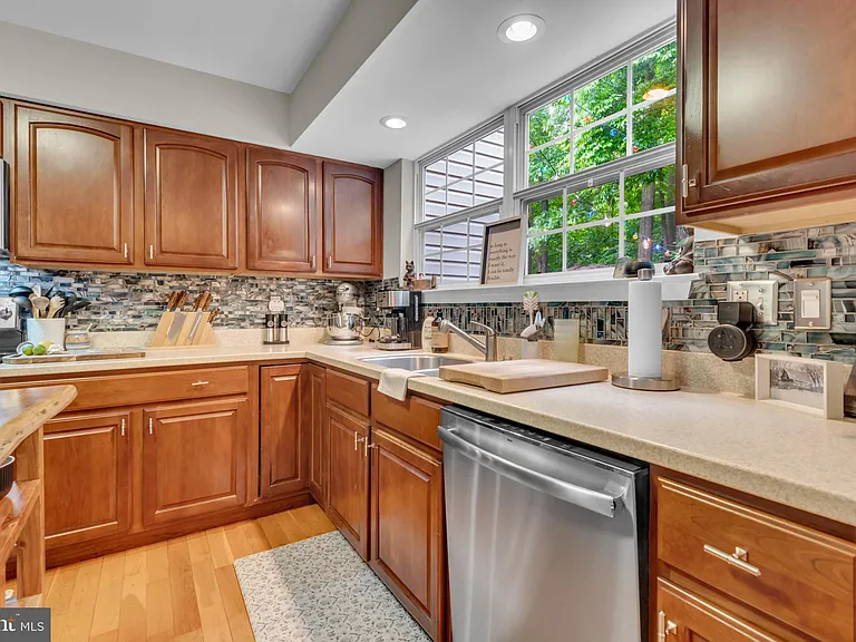 103 Quiet Waters Pl — Photo 15