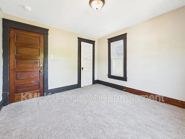 701 Kling St — Photo 35
