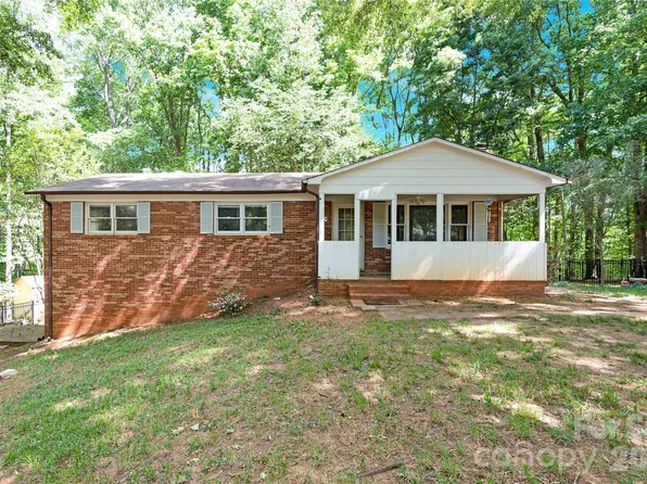 7065 Fieldcrest Ln, Denver, NC 28037