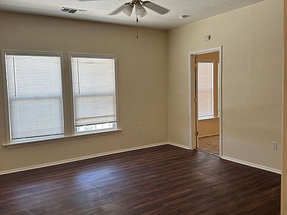 3rd image of 1407 26th St #8